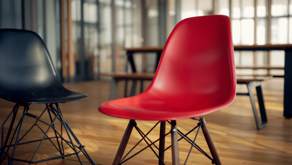 Fauteuil Eames — talentsartistiques.com